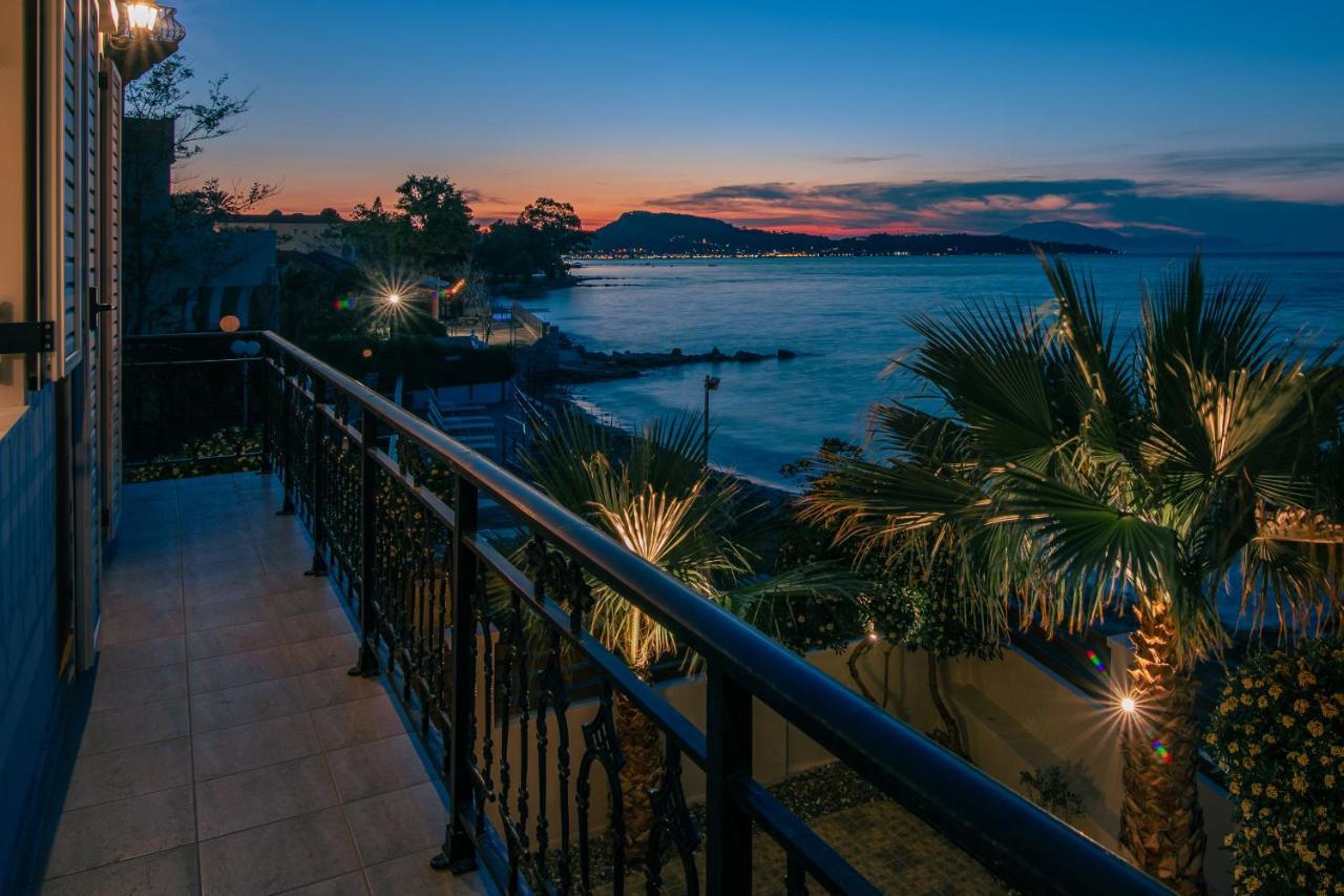 Villa Elizabeth - Seafront Classic Villa! Аргаси Экстерьер фото