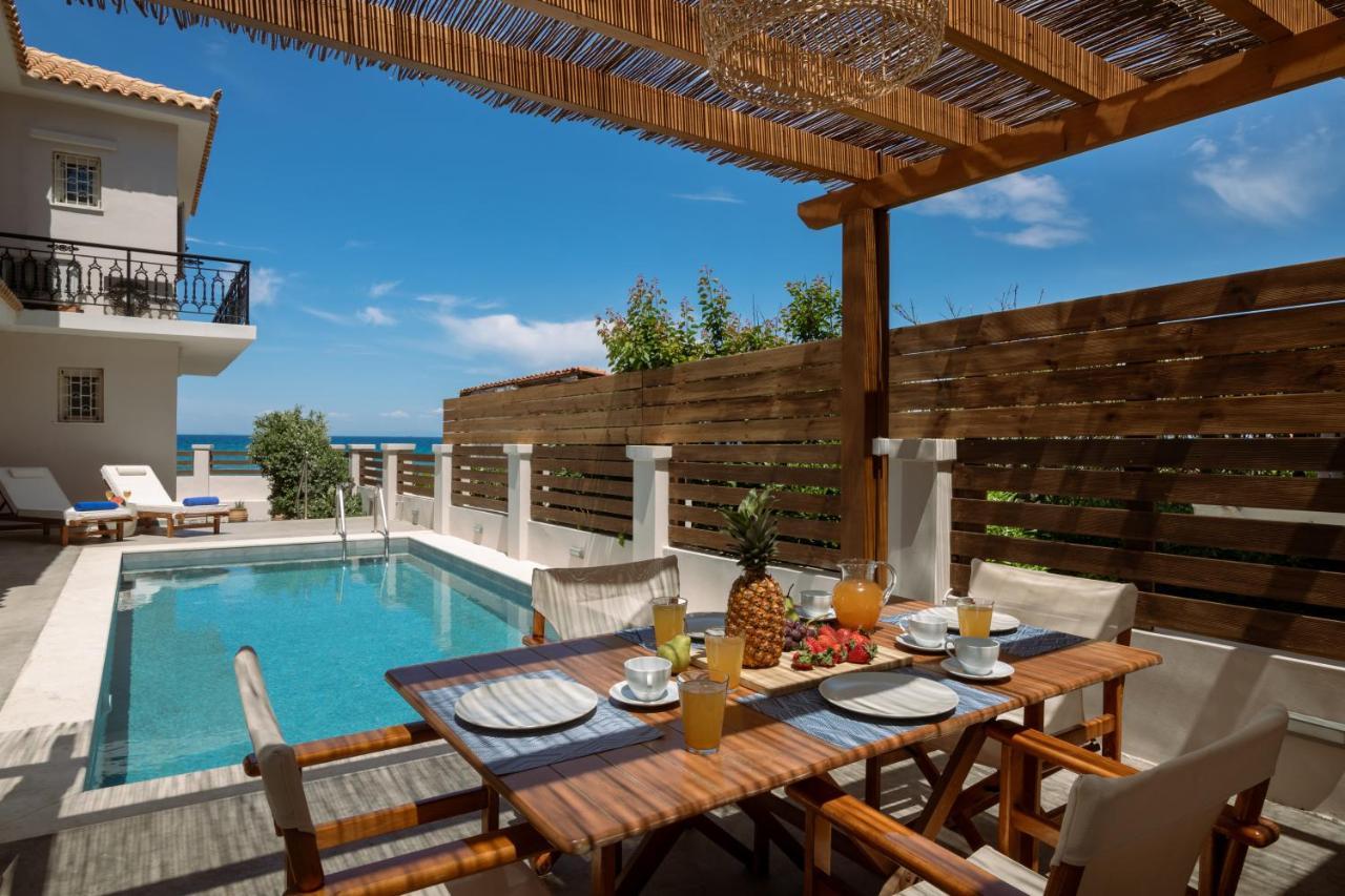 Villa Elizabeth - Seafront Classic Villa! Аргаси Экстерьер фото