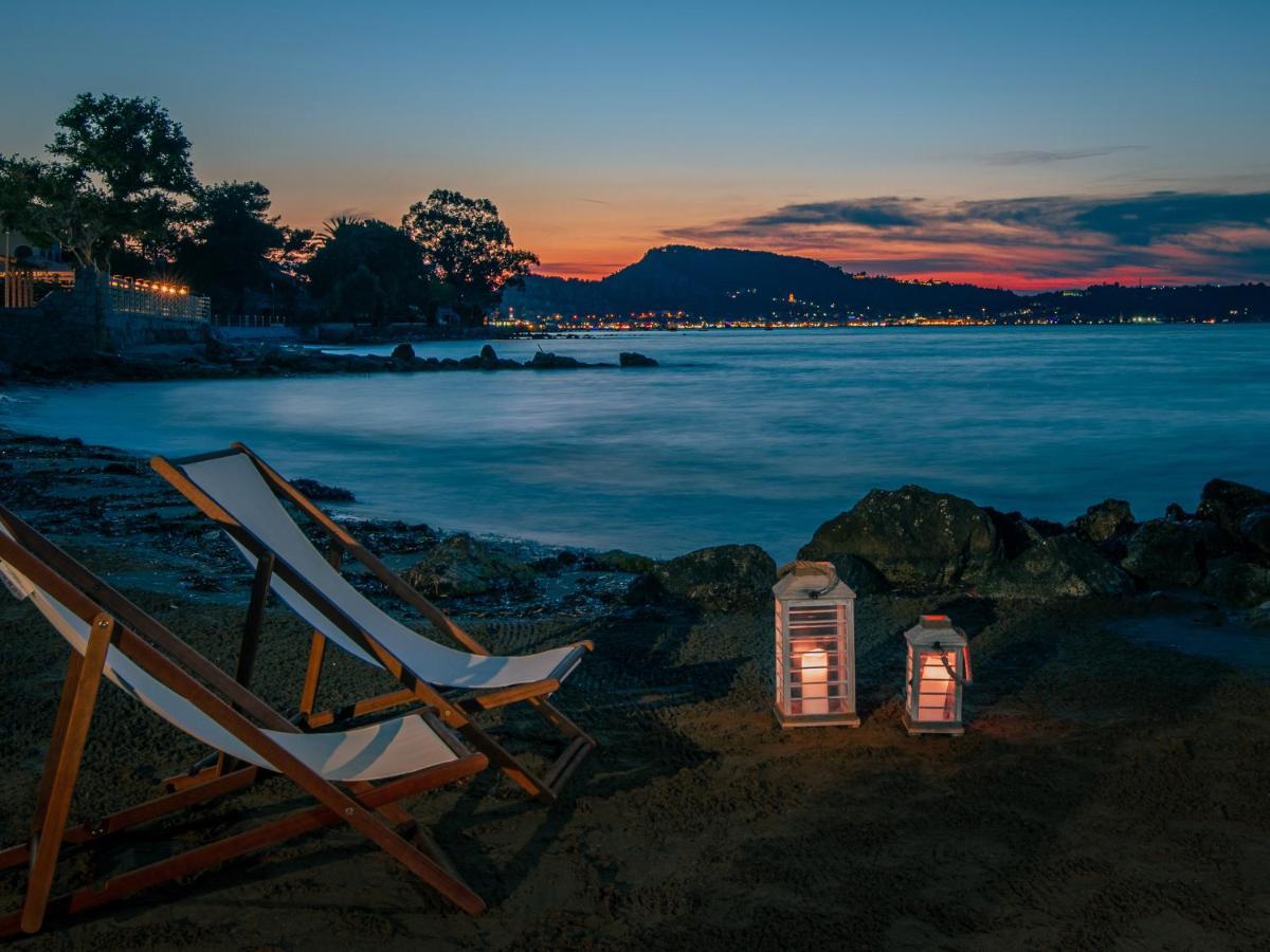 Villa Elizabeth - Seafront Classic Villa! Аргаси Экстерьер фото