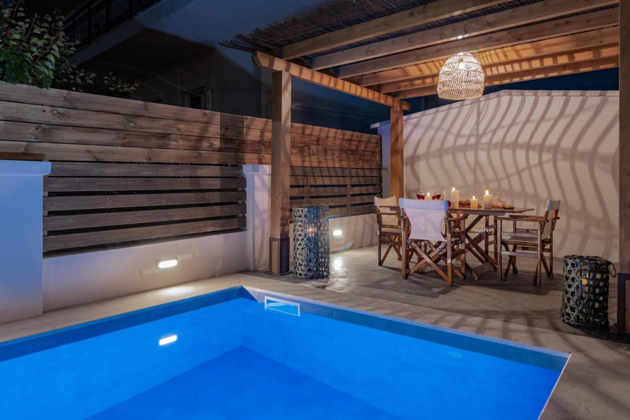 Villa Elizabeth - Seafront Classic Villa! Аргаси Экстерьер фото