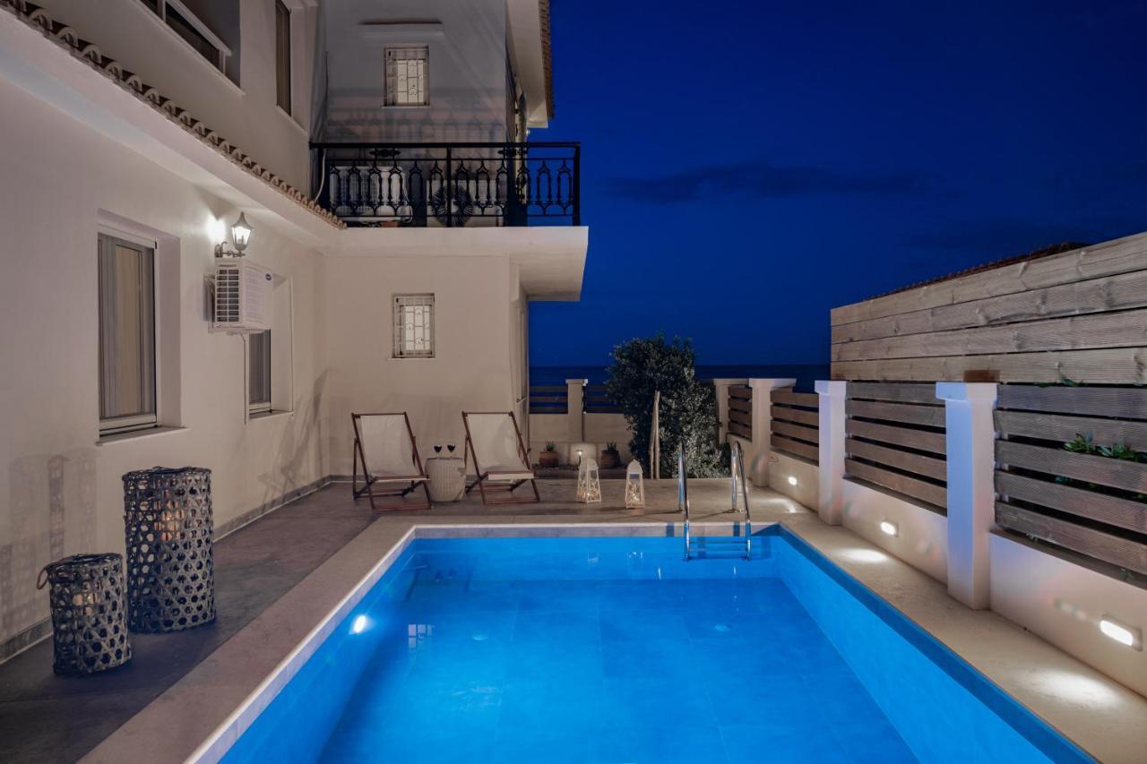 Villa Elizabeth - Seafront Classic Villa! Аргаси Экстерьер фото