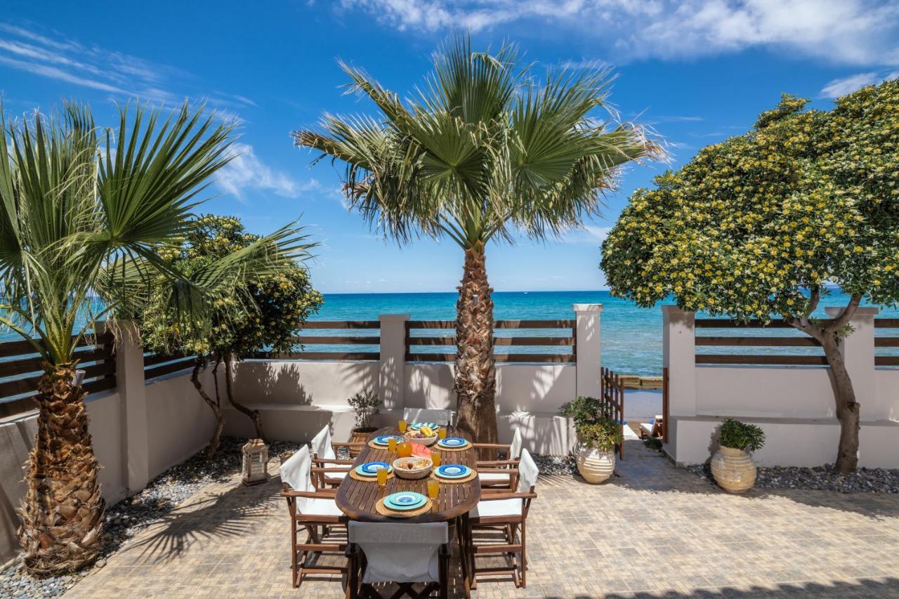 Villa Elizabeth - Seafront Classic Villa! Аргаси Экстерьер фото