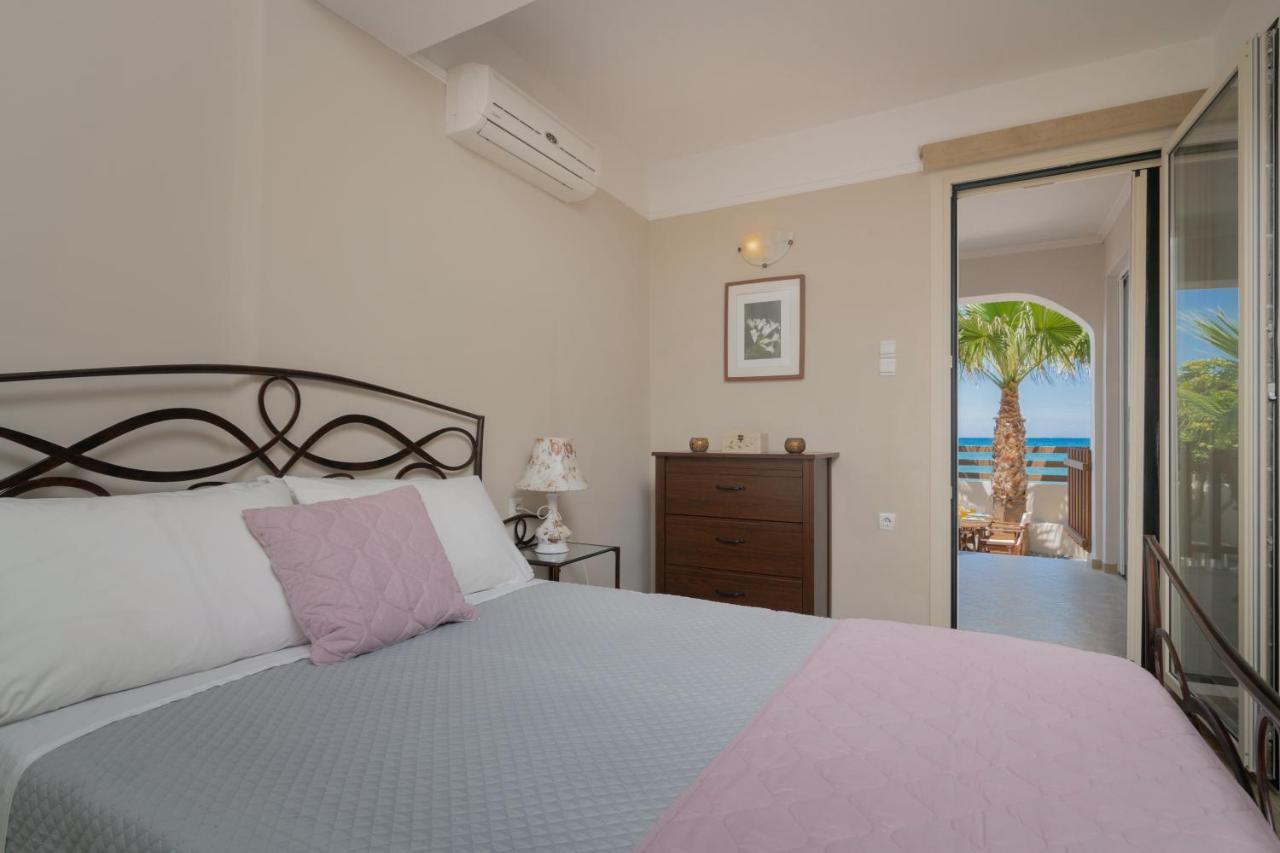 Villa Elizabeth - Seafront Classic Villa! Аргаси Экстерьер фото